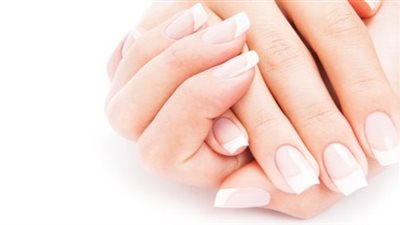 ٥ نصائح للحفاظ على الأظافر وتطويلها