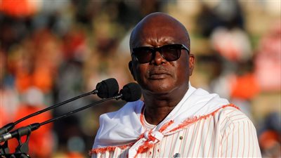 احتجاز رئيس بوركينا فاسو في معسكر للجيش‎ 