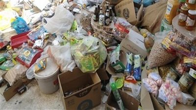 ضبط 17 طن مواد غذائية مجهولة المصدر بالجيزة