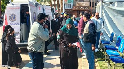 تقديم المستخرجات الرسمية مجانًا لذوي الهمم وكبار السن بالإسماعيلية| صور 