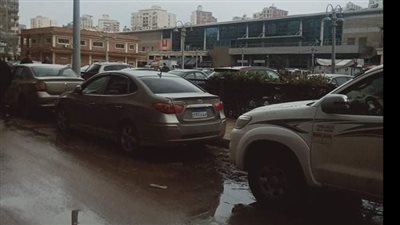 هطول أمطار متوسطة على مناطق شرق الإسكندرية | صور