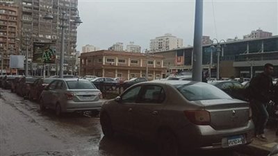 سقوط أمطار غزيرة ورياح شديدة تضرب الإسكندرية |فيديو 