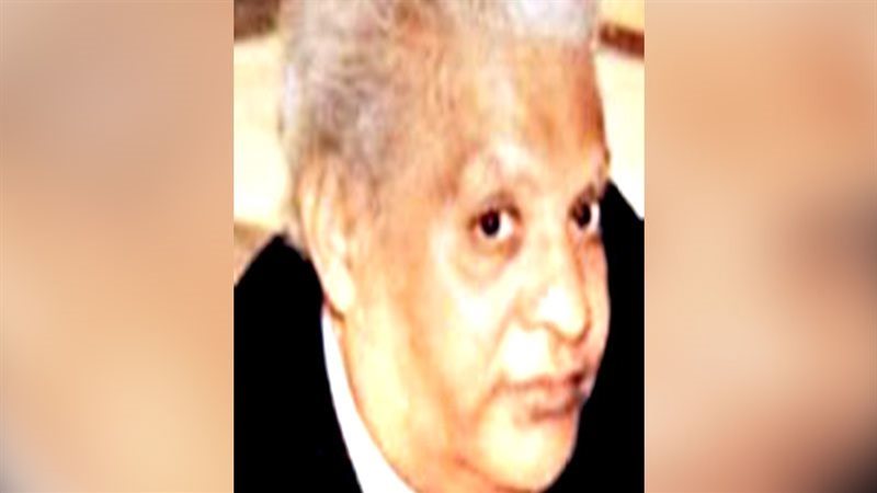 الكاتب الروائي محمد