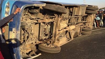 إصابة 6 أشخاص فى انقلاب أتوبيس على الصحراوى الشرقى بسوهاج