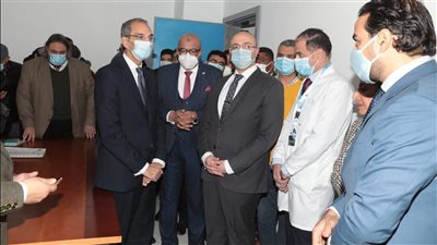 وزير الاتصالات ومحافظ بني سويف يتفقدان وحدة التشخيص عن بعد بالمستشفى التخصصي
