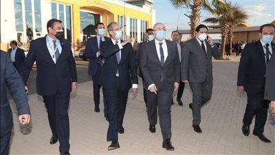 وزير الاتصالات ومحافظ بني سويف يتفقدان المنطقة التكنولوجية| صور