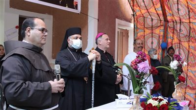 الأنبا عمانوئيل وسفير الفاتيكان يواصلان جولتهما الرعوية بالايبارشية | صور