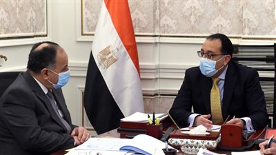 مصطفى مدبولي يتابع مع وزير المالية إجراءات إصدار الصكوك السيادية