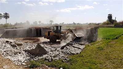 إزالة 82 حالة تعد على أراضي أملاك الدولة بسوهاج 