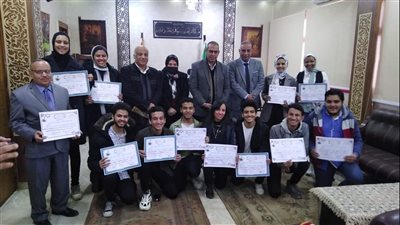 تعليم القليوبية تكرم الطلاب المشاركين في برنامج العباقرة