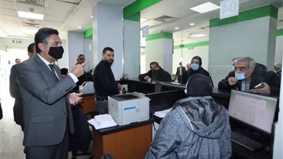 شريف فاروق يتفقد حركة انتظام العمل بمكاتب البريد