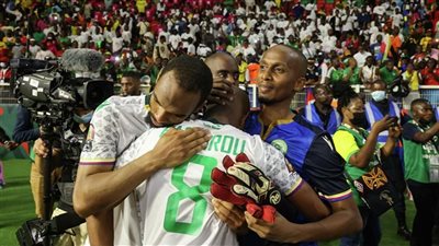 مدرب جزر القمر يكشف كواليس اختيار لاعب ليقوم بدور حارس أمام الكاميرون| فيديو 