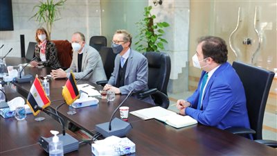 وزيرة البيئة تبحث مع السفير الألماني التعاون فى مشروعات المناخ ونقل الطاقة