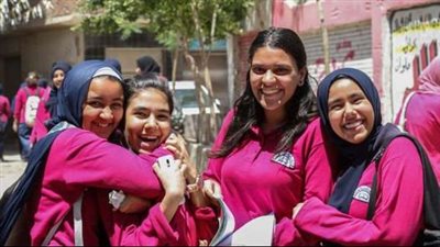 طالبات أولى ثانوي بشبرا: أسئلة التاريخ والإحياء جامدة وسهلة | فيديو