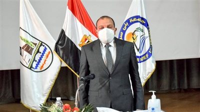 رئيس جامعة بني سويف يهنئ رجال الشرطة بعيدهم | صور