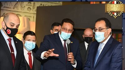 رئيس الوزراء يتفقد جناح هيئة الرقابة الإدارية خلال افتتاح معرض القاهرة الدولي للكتاب