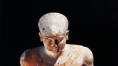 المتاحف تحتفل بمعرض القاهرة الدولي للكتاب بإبراز تمثال للكاتب المصري