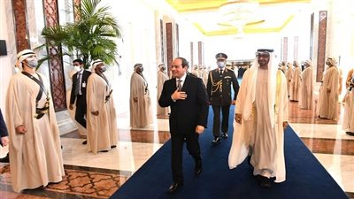 20 صورة ترصد مراسم استقبال السيسي في قصر الوطن بأبو ظبي ولقاء بن زايد 