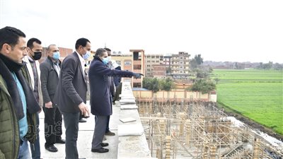 محافظ الغربية يحذر المواطنين من خطر أعمدة الكهرباء خلال الأمطار 