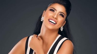 القبض على سائق تحرش بالفنانة كارولين عزمي داخل سيارتها بالنزهة |فيديو