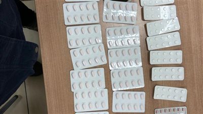 ضبط 34 شريط مخدر بحوزة راكب بمطار القاهرة