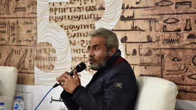 صبري فواز: ليه المشاهد العربي بيتأثر بـ«منى زكي» ولا يتأثر بـ«أبلة حكمت»؟