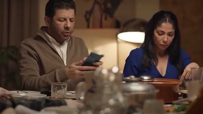 تقبلي تعملي دور منى زكي في فيلم أصحاب ولا أعز؟ منة عرفة ترد | فيديو 