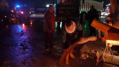 استمرار انتشار مسئولي أحياء الإسكندرية لشفط مياه الأمطار