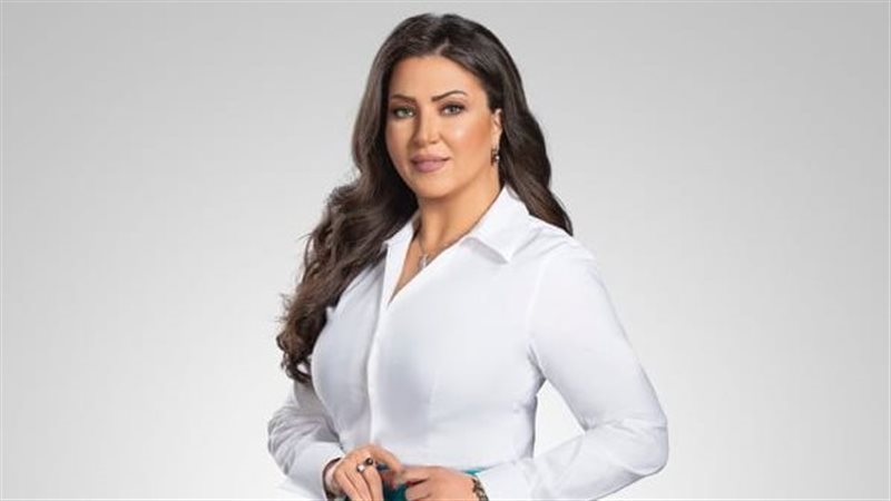 الإعلامية إيمان عز