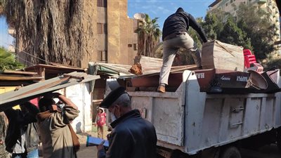 ضبط 60 حالة إشغال طريق في حملة مكبرة بفيصل وميدان الجيزة