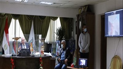 محافظ جنوب سيناء يناقش استعدادات مؤتمر التغيرات المناخية 