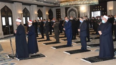 وزيرا الداخلية والأوقاف وقادة القوات المسلحة يؤدون صلاة الجمعة بمسجد الشرطة 
