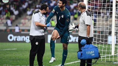 طبيب المنتخب يكشف موقف محمد الشناوي من المشاركة في مباراة مصر والمغرب