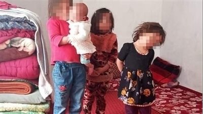 أفغاني يعرض أطفاله للبيع لعجزه عن إعالتهم