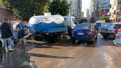 صرف الإسكندرية: استمرار رفع تراكمات مياه الأمطار من الشوارع
