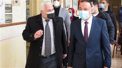 محافظ الإسكندرية يتفقد لجان امتحانات الشهادة الإعدادية 