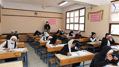 30 صورة ترصد أول أيام امتحانات الشهادة الإعدادية في قنا