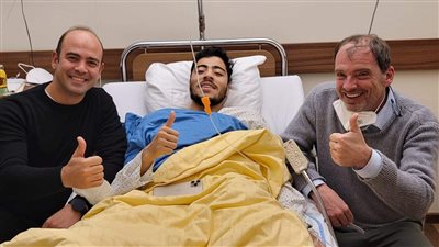 طبيب الأهلي يكشف تفاصيل حالة أكرم توفيق بعد إجراء عملية الرباط الصليبي