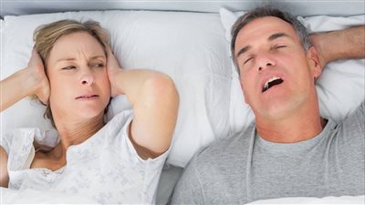 طرق علاج الشخير أثناء النوم.. وأسباب الإصابة