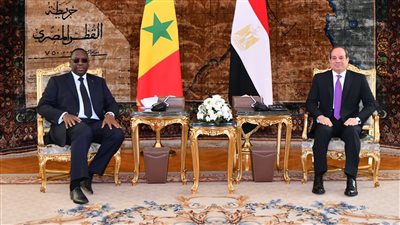 بسام راضي: السيسي يستقبل بقصر الاتحادية رئيس السنغال حيث أقيمت مراسم الاستقبال الرسمي وتم عزف السلامين الوطنيين واستعراض حرس الشرف.. تم عقد مباحثات منفردة أعقبتها مباحثات موسعة بين وفدي البلدين