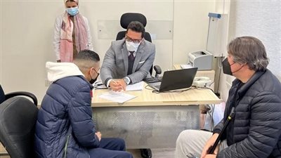 الخطيب يعرض أشرف قاسم ومؤمن زكريا على طبيب مخ وأعصاب