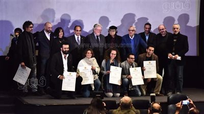 حسين فهمي يكرم الفائزين بجوائز مهرجان جمعية الفيلم | صور