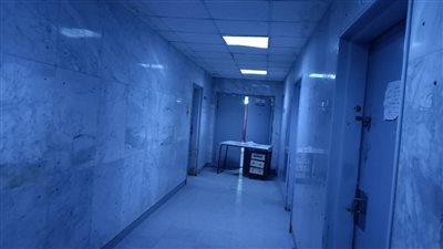 عودة التيار الكهربائي بمستشفى الغنايم بأسيوط بعد إصلاح الخط الأرضي