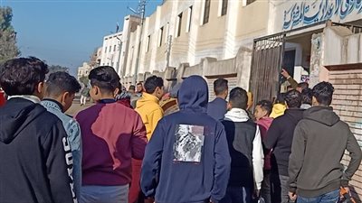 بث مباشر.. استياء طالبات إعدادية أسوان من امتحان الجبر: طويل وصعب