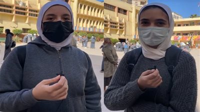 طالبات الشهادة الإعدادية بالجيزة: امتحان الإنجليزي سهل.. والدين معلومات عامة | فيديو