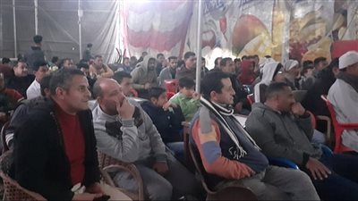 حضور مكثف بمقاهي نجريج مسقط رأس محمد صلاح لمتابعة لقاء مصر والمغرب | فيديو