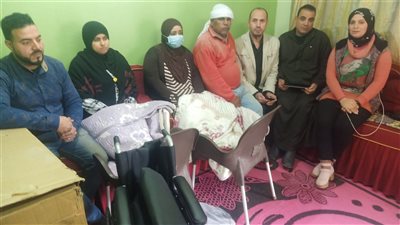 رجل في خدمة 3 نساء.. 