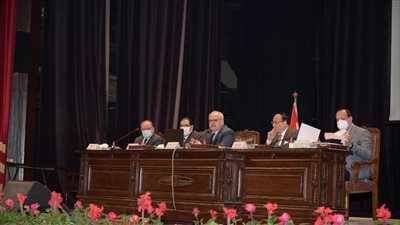 بالأسماء.. فوز 43 عالمًا بجوائز جامعة القاهرة لعام 2021 