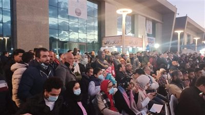 احتفالات في معرض الكتاب فرحا بفوز المنتخب على المغرب | فيديو 