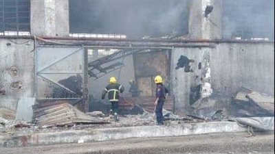 أخبار القليوبية | الانتهاء من تبريد مصنع شبرا الخيمة.. و20 مليون جنيه خسائر مبدئية